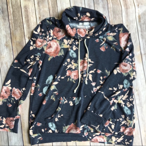 ezra Tops - Loose fit floral sweatshirt with cowel neck